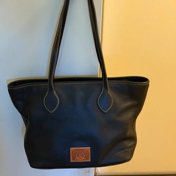 Dooney & Bourke black Leather Tote for horse Lovers Rare - Picture 2 of 5